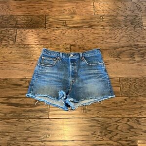 Levi’s Ribcage Shorts High Rise Size 31